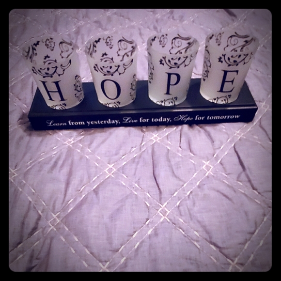Other - NWOT🤍🖤🕯️🖤🤍 Inspirational candle holder